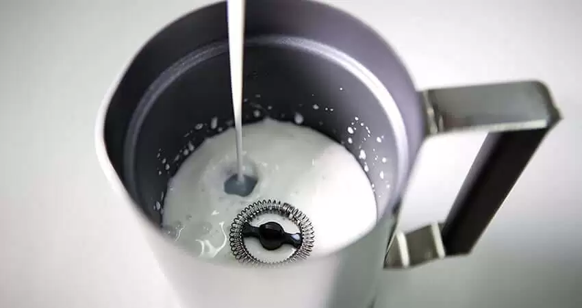 Капучинатор кофемашины не взбивает молоко в пену, почему?