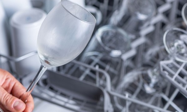 Белый налёт на посуде после мытья в посудомоечной машине